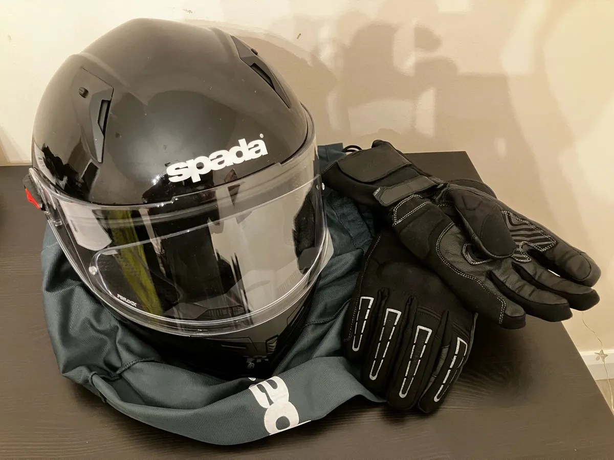 Motorcycle helmet