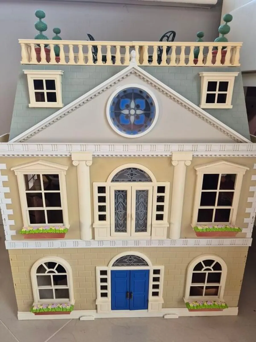 Sylvanian Families Regency Hotel and more - Image 2