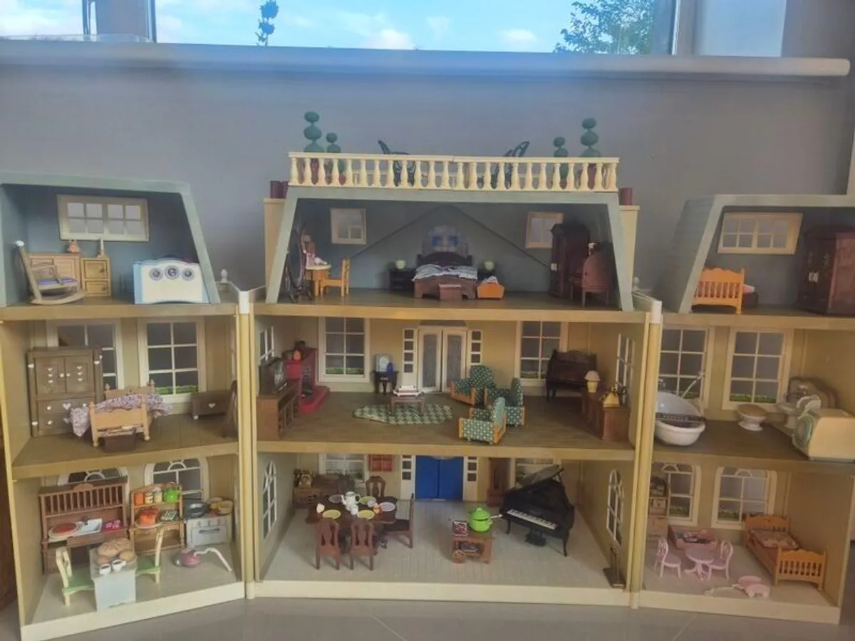 Sylvanian Families Regency Hotel and more - Image 3
