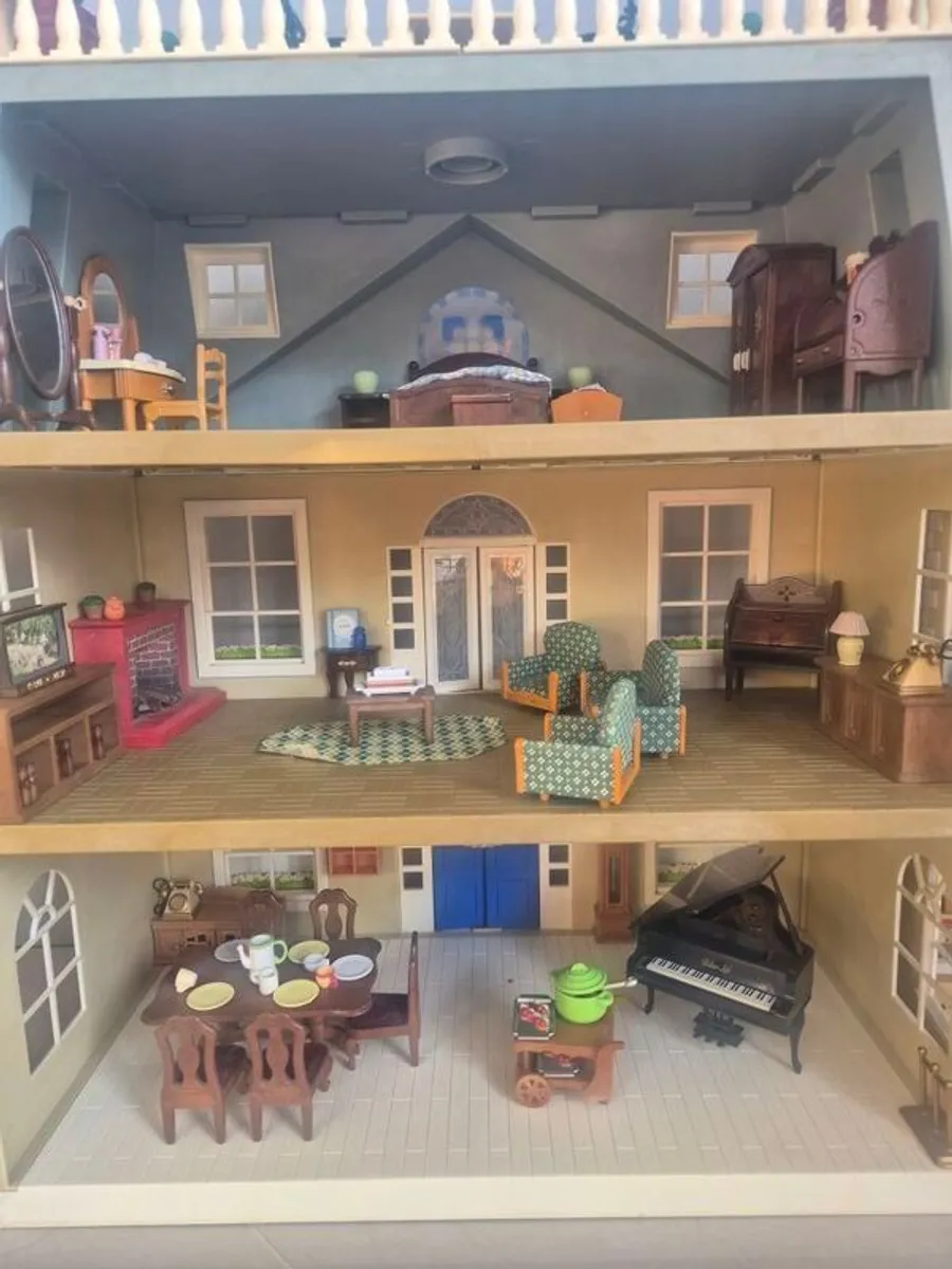Sylvanian Families Regency Hotel and more - Image 4