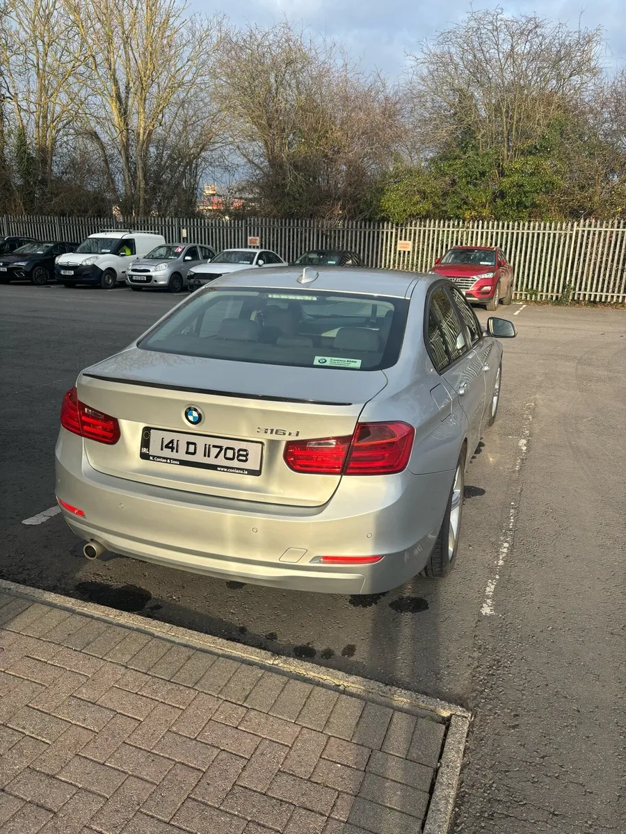 BMW 3 Series - Image 2