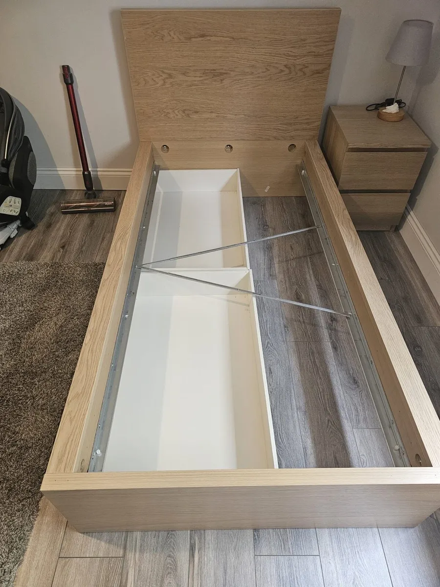 Bed + mattress + bedding - Image 4