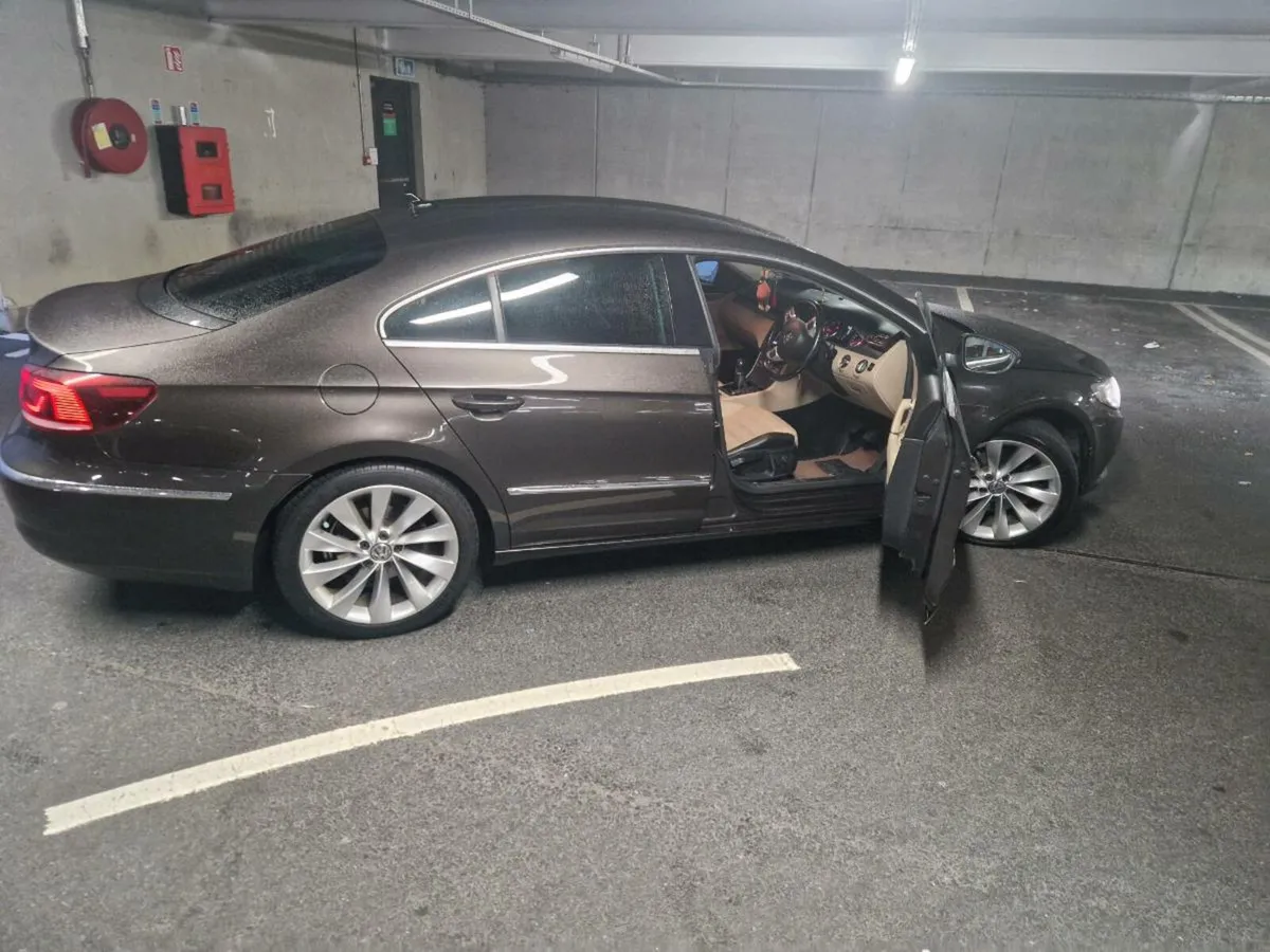 2013 Volkswagen Passat  CC Coupe - Image 4