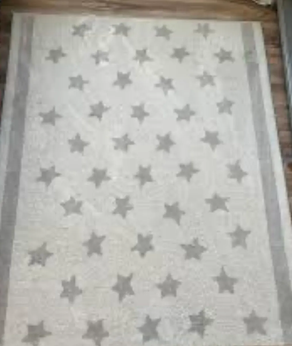 IKEA star rug - Image 1