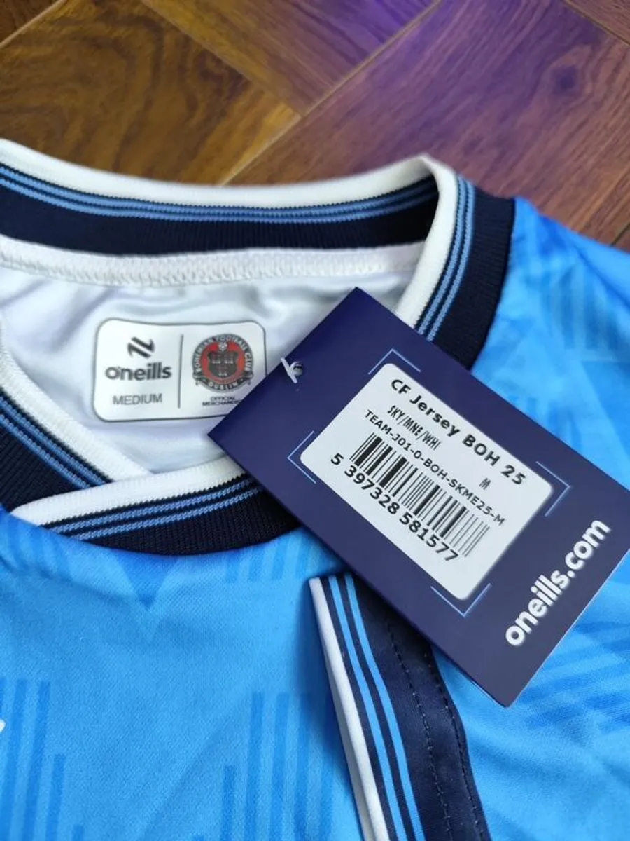Bohemians Oasis official Jersey size M. - Image 3