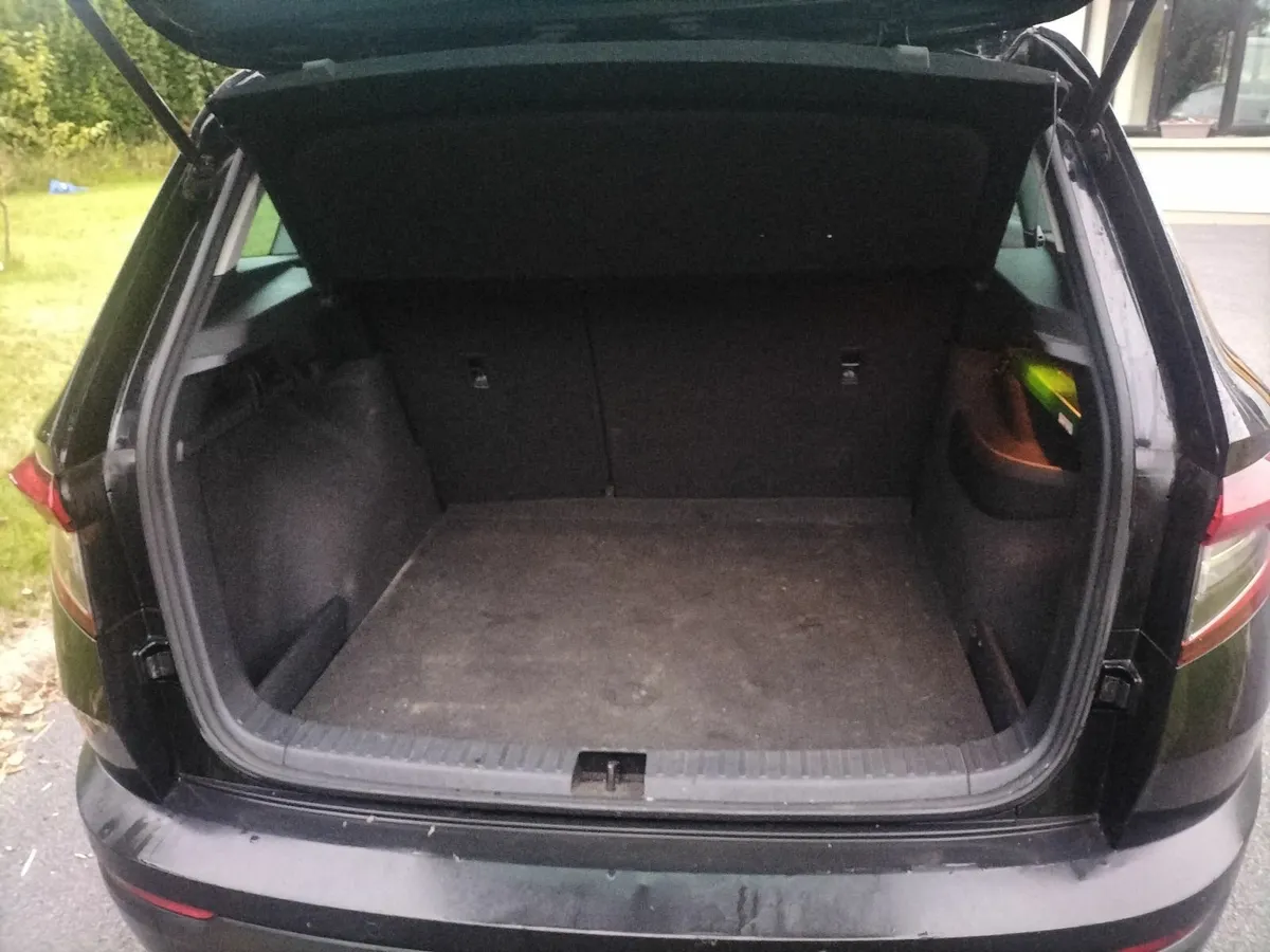 Skoda Karoq 2018 - Image 2