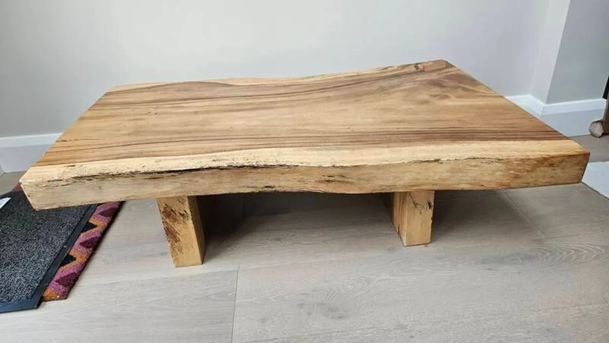 Stunning solid wood coffee table - Image 2