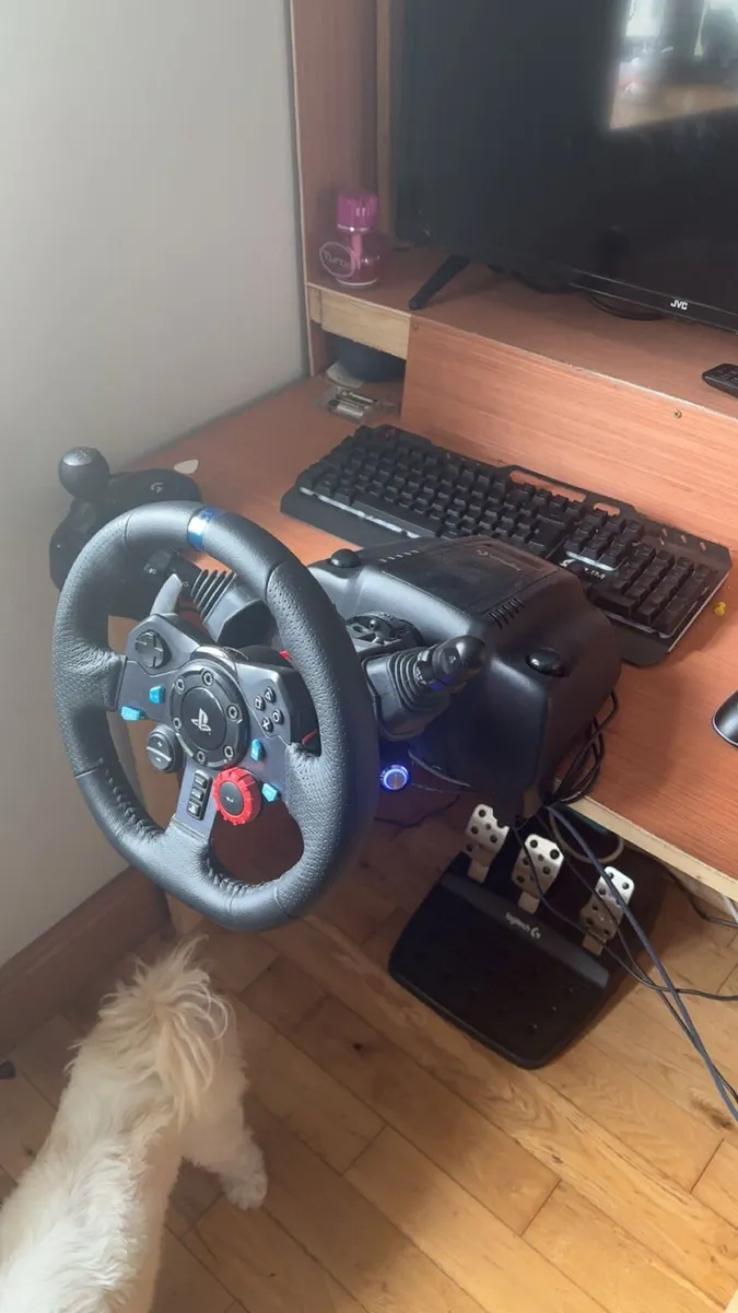 Logitec steerring wheeel