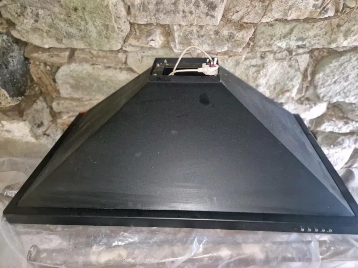 Extractor fan/hood - Image 1