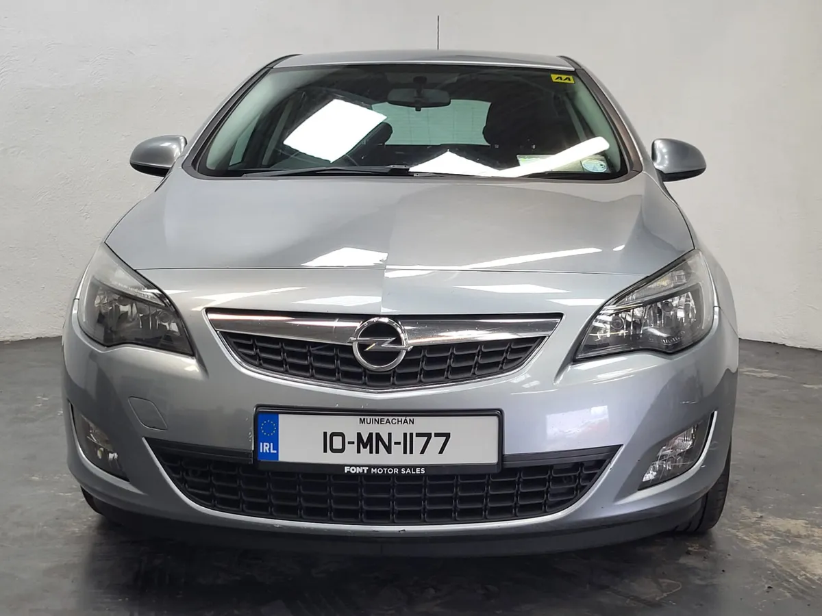 10 OPEL ASTRA  1.4  PETROL HATCHBACK - Image 4