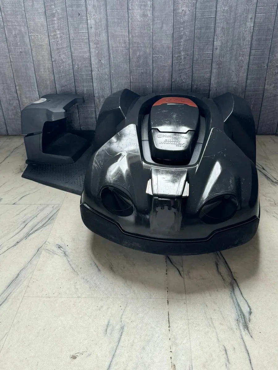 Husqvarna Automower 330X GPS - Image 1