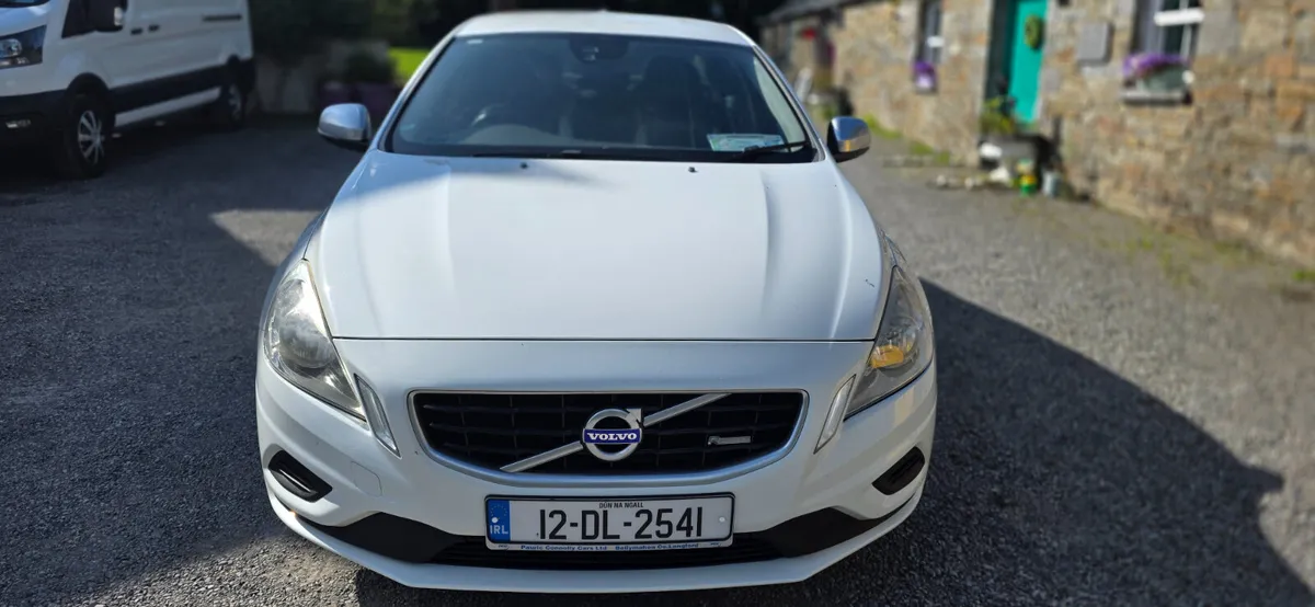 Volvo S60 2012 R DESIGN 2.0 SS - Image 2