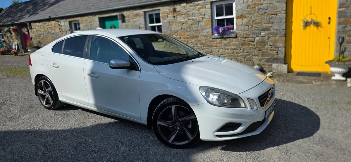 Volvo S60 2012 R DESIGN 2.0 SS - Image 1