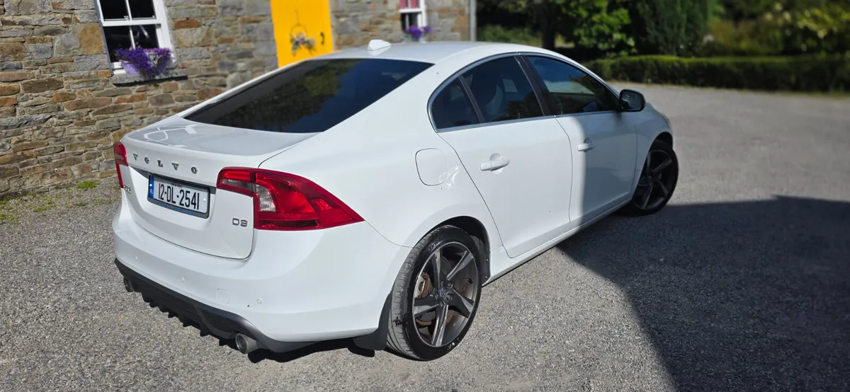 Volvo S60 2012 R DESIGN 2.0 SS - Image 4