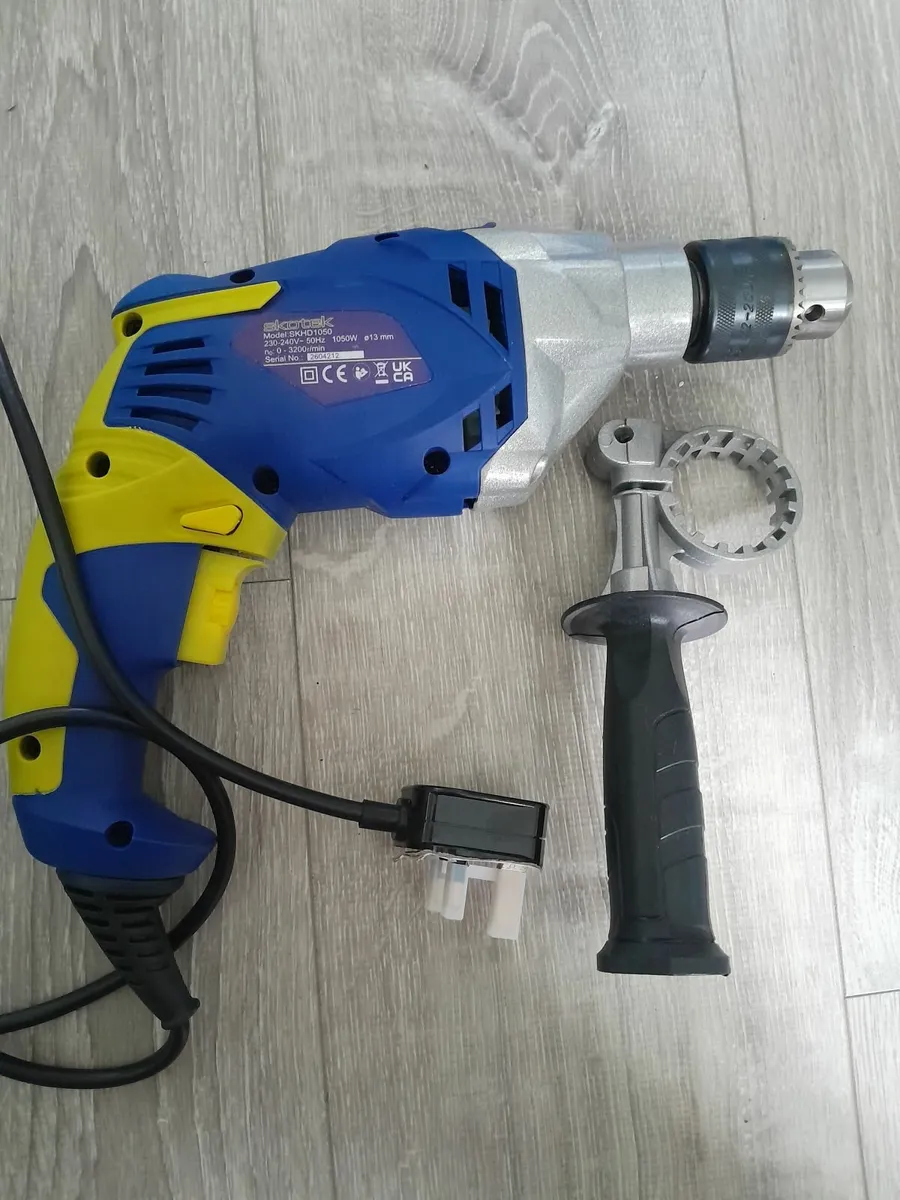 1050w Hammer drill new - Image 2