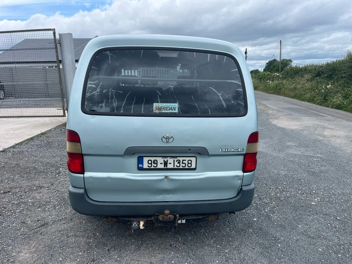 1999 Toyota Hiace - Image 4