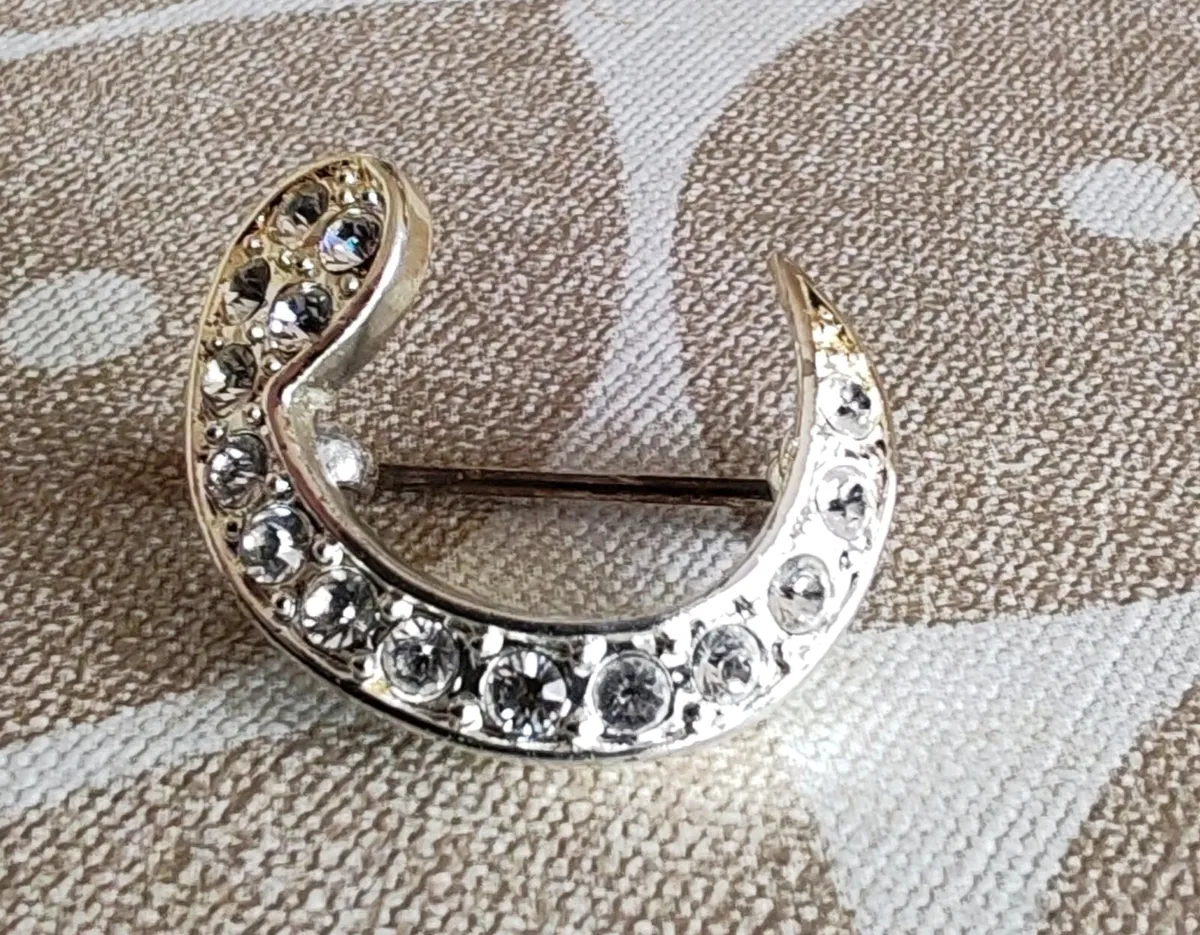Retro brooch - Image 2