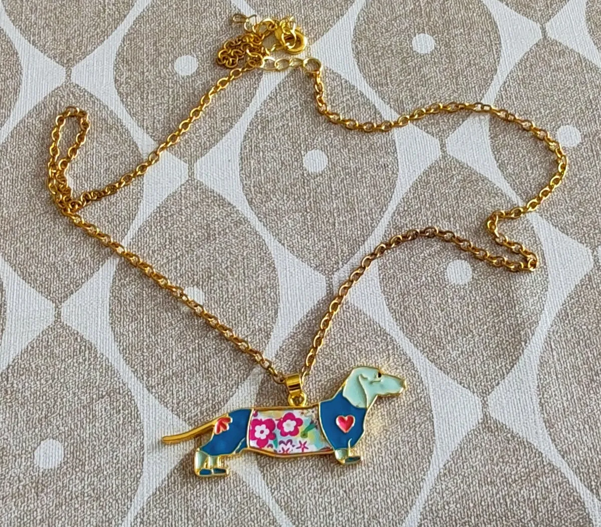 Goldtone pendant - Image 1