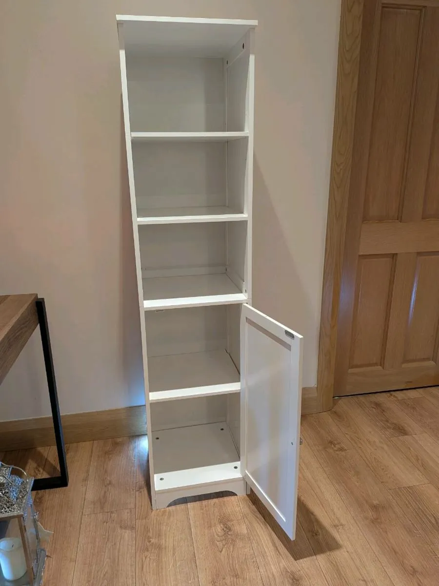 White cabinet - Image 2