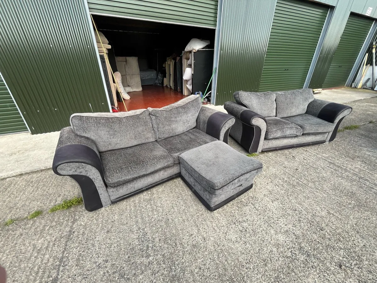Black/grey sofa set 3+2 delivery available - Image 1