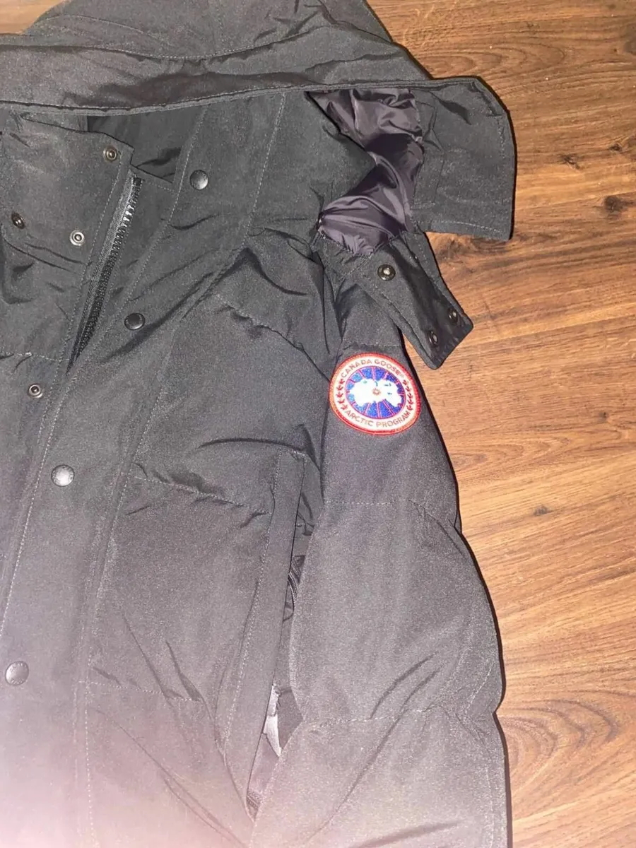 Canada Goose Jacket - Image 4