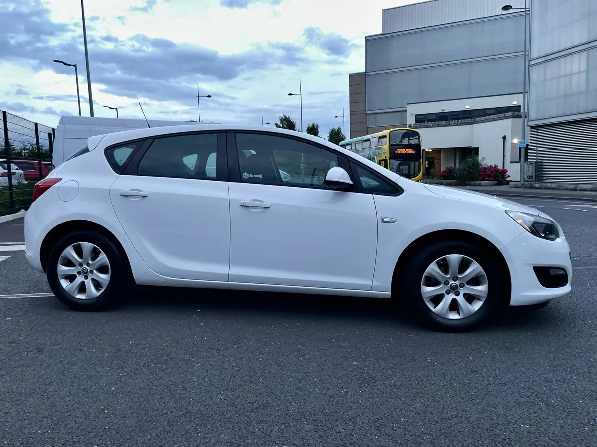 Opel Astra 1.4 petrol NCTD&TAXED - Image 2
