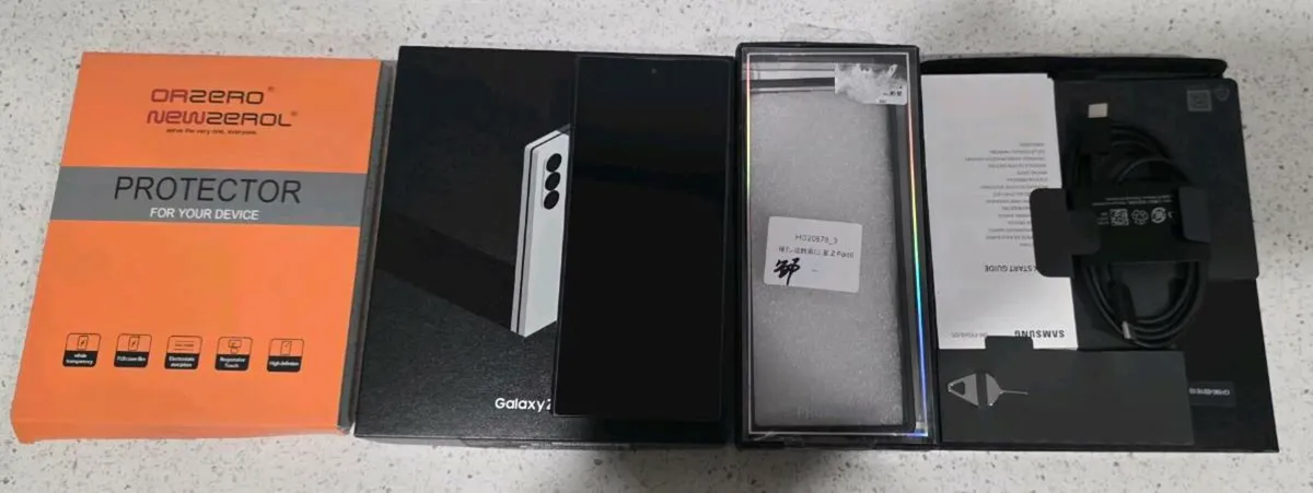Samsung Galaxy Z Fold 6 – Black | 256 GB + Buds Li - Image 2