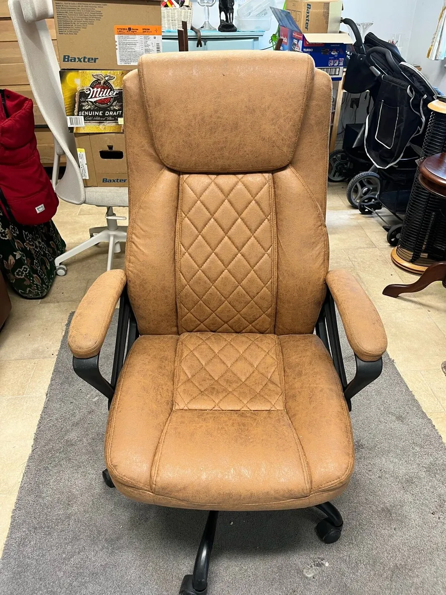 Office chair - Image 1