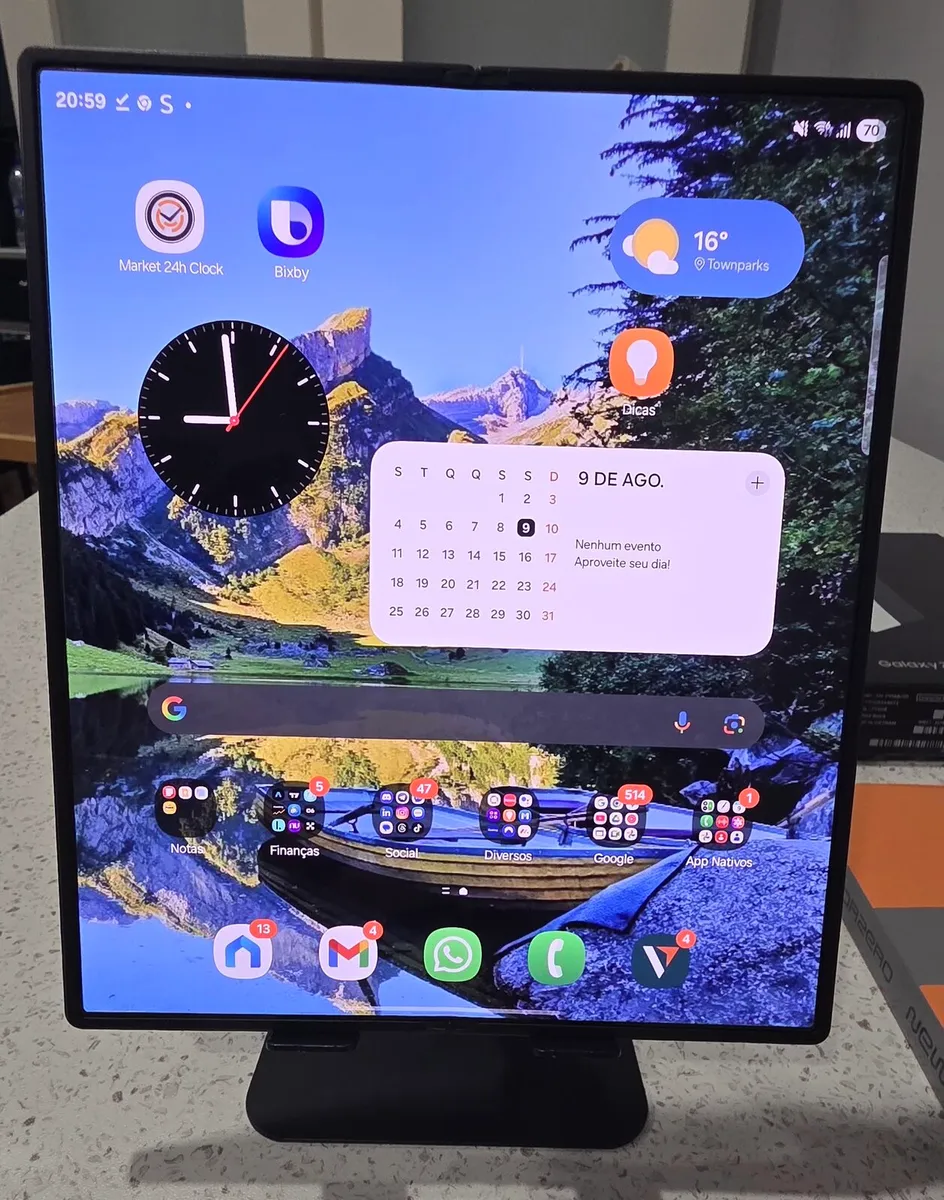 Samsung Galaxy Z Fold 6 – Black | 256 GB + Buds Li - Image 4