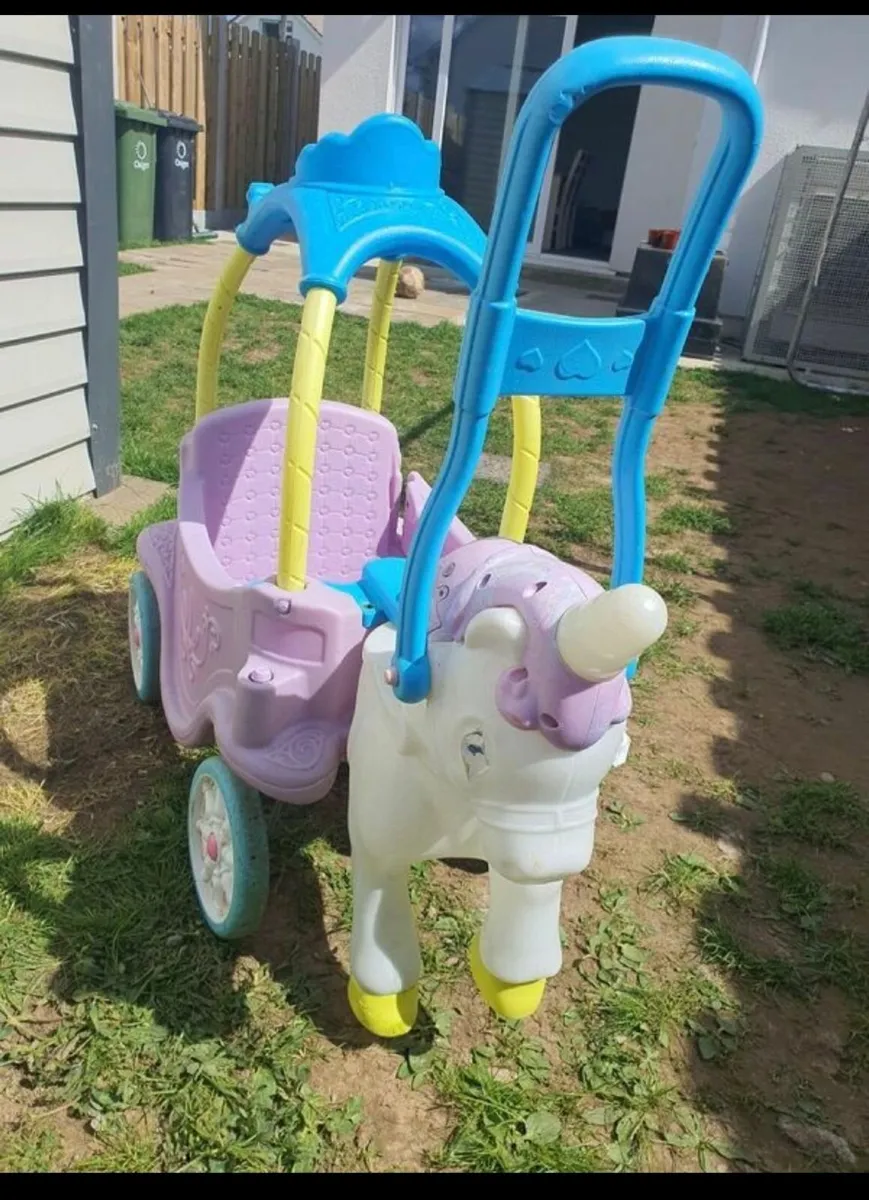 Unicorn Carriage - Image 1