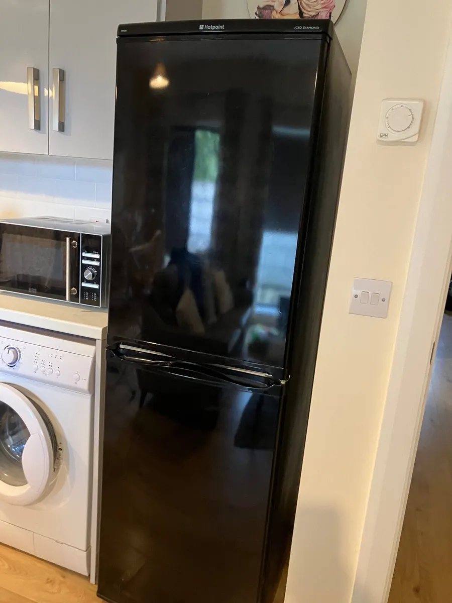 Hot point fridge - Image 1
