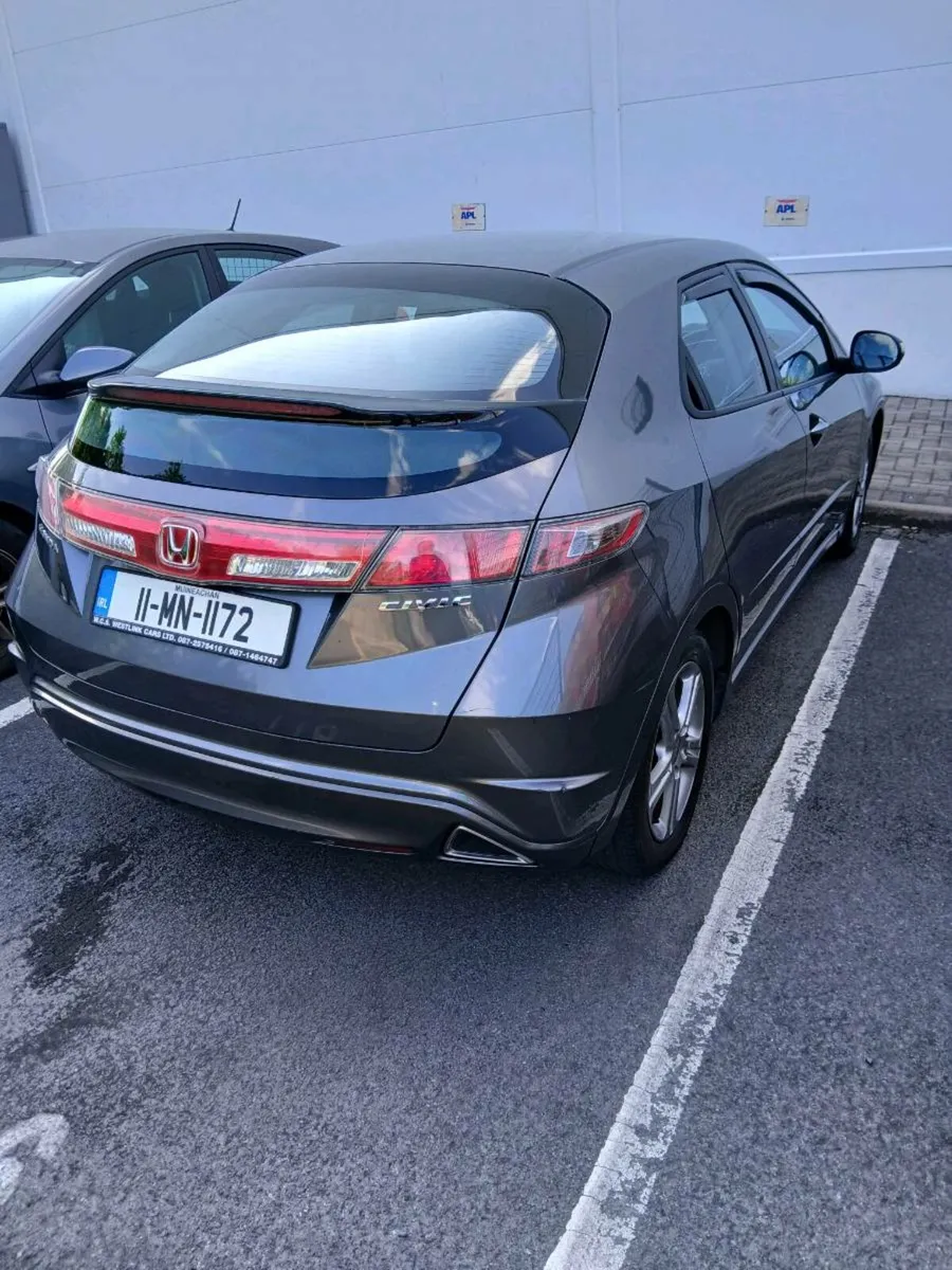 Honda Civic 2011 - Image 3