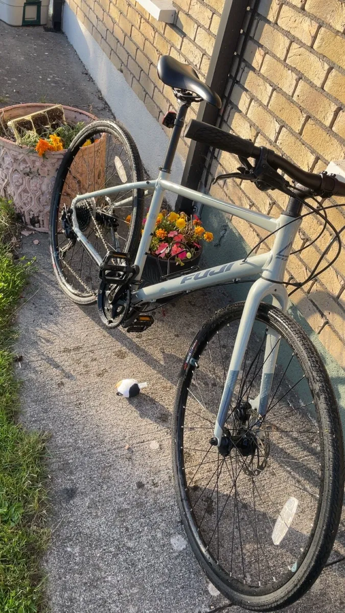 Fuji road bike (grey) - Image 1