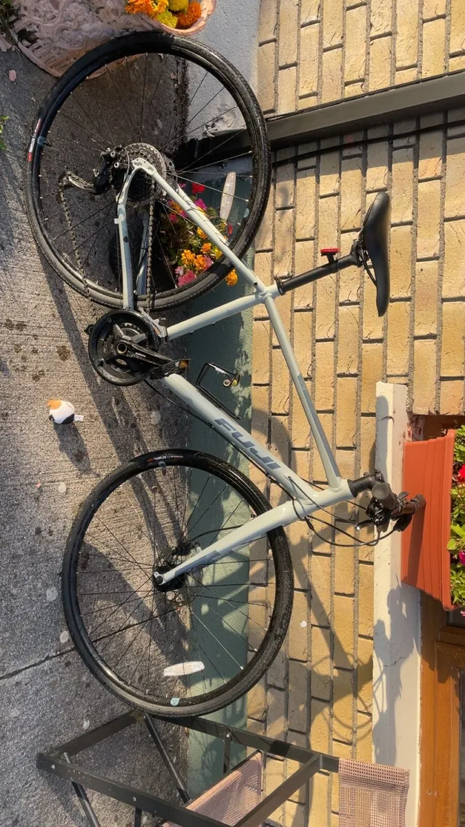 Fuji road bike (grey) - Image 2