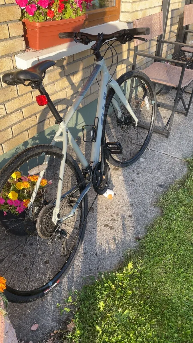 Fuji road bike (grey) - Image 3