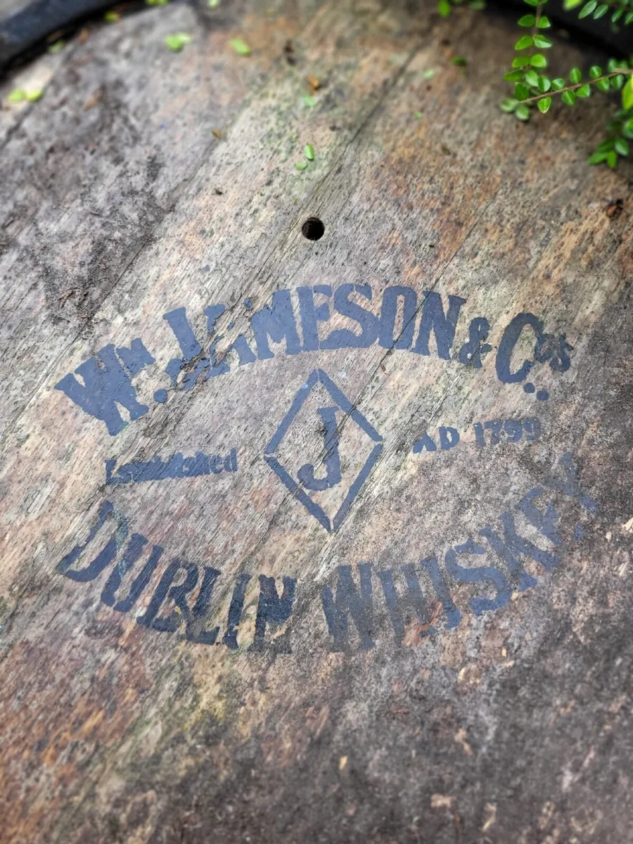 Whiskey barrel garden seating - Image 2
