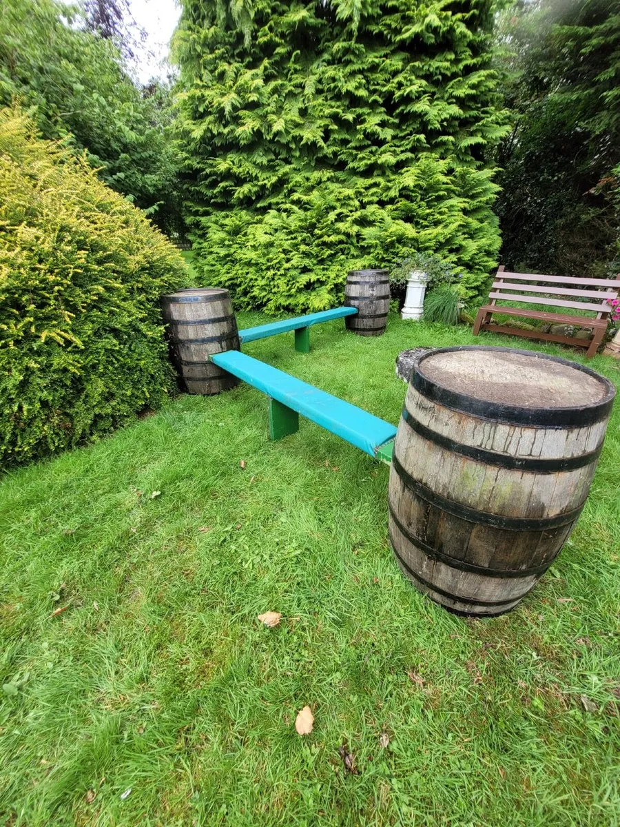 Whiskey barrel garden seating - Image 1
