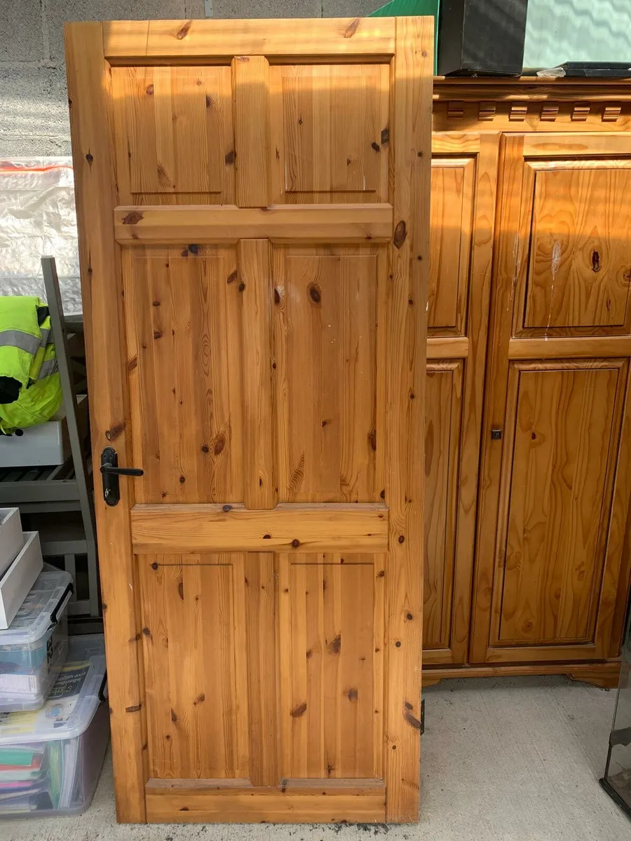 Variety of internal wooden doors - Image 3