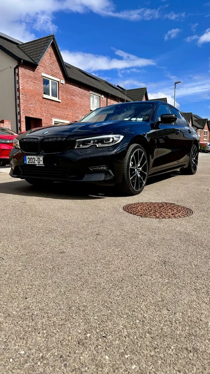 Bmw 330e - Image 2