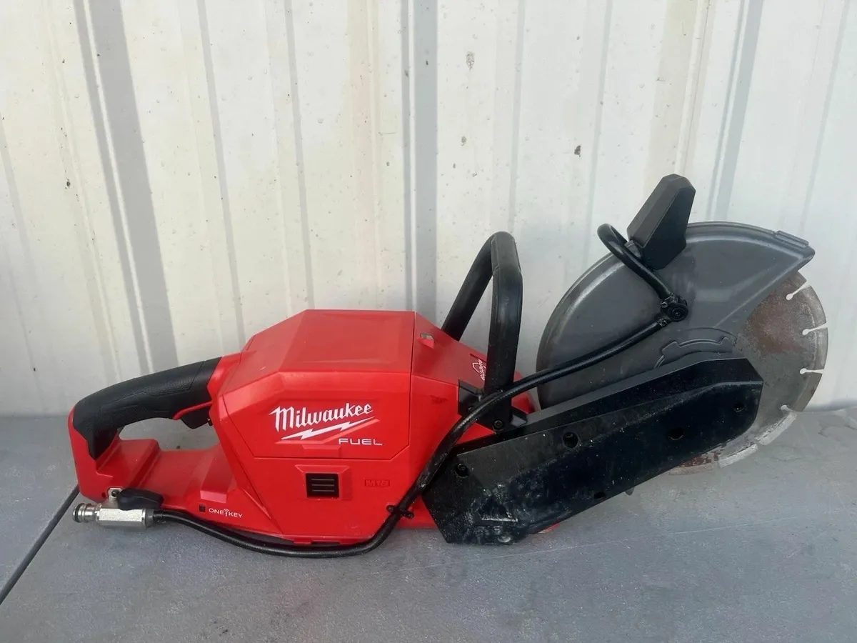 Milwaukee 2786-80 M18 FUEL 18V 9" Cut-Off Saw - Image 1