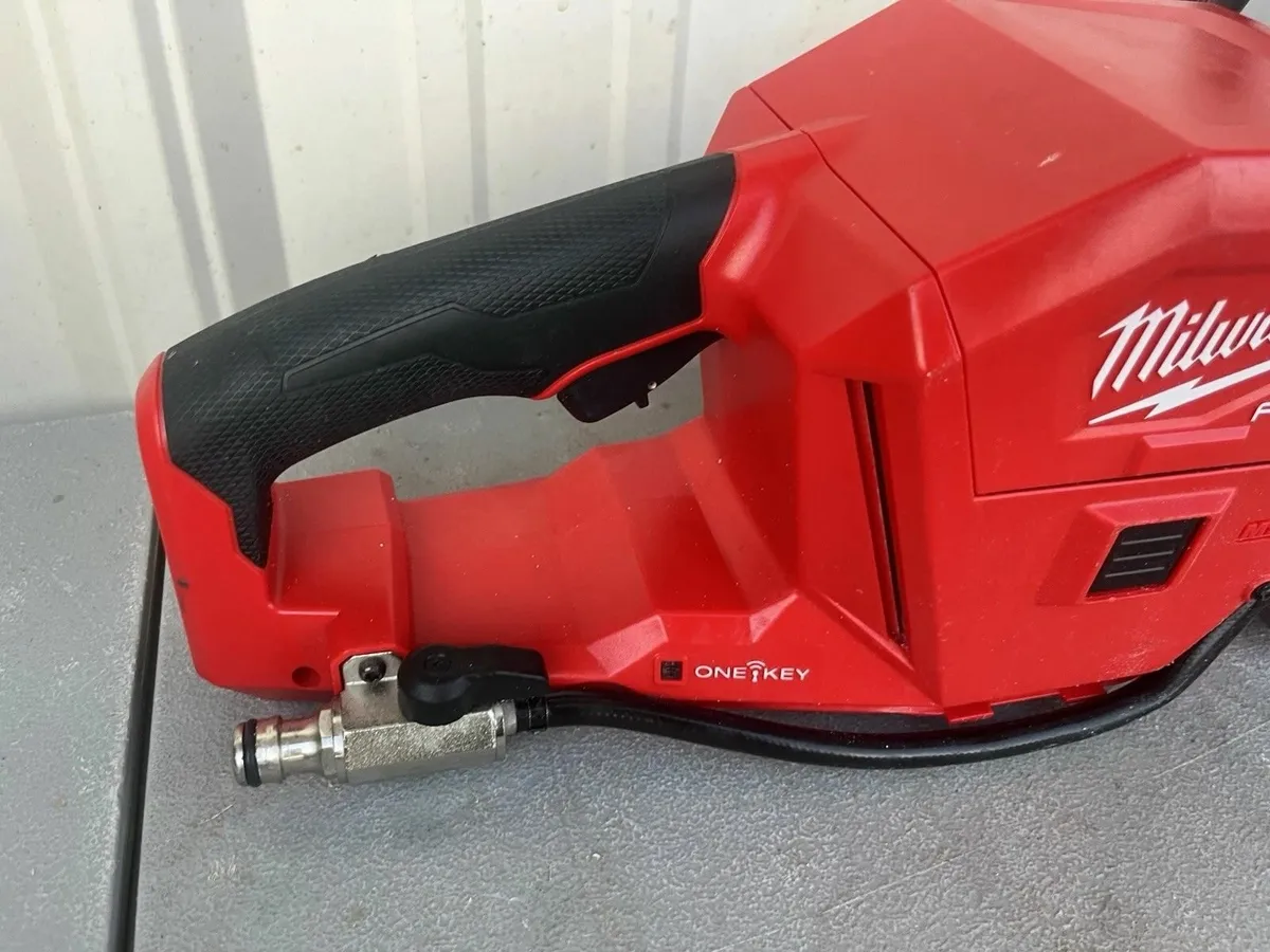 Milwaukee 2786-80 M18 FUEL 18V 9" Cut-Off Saw - Image 2