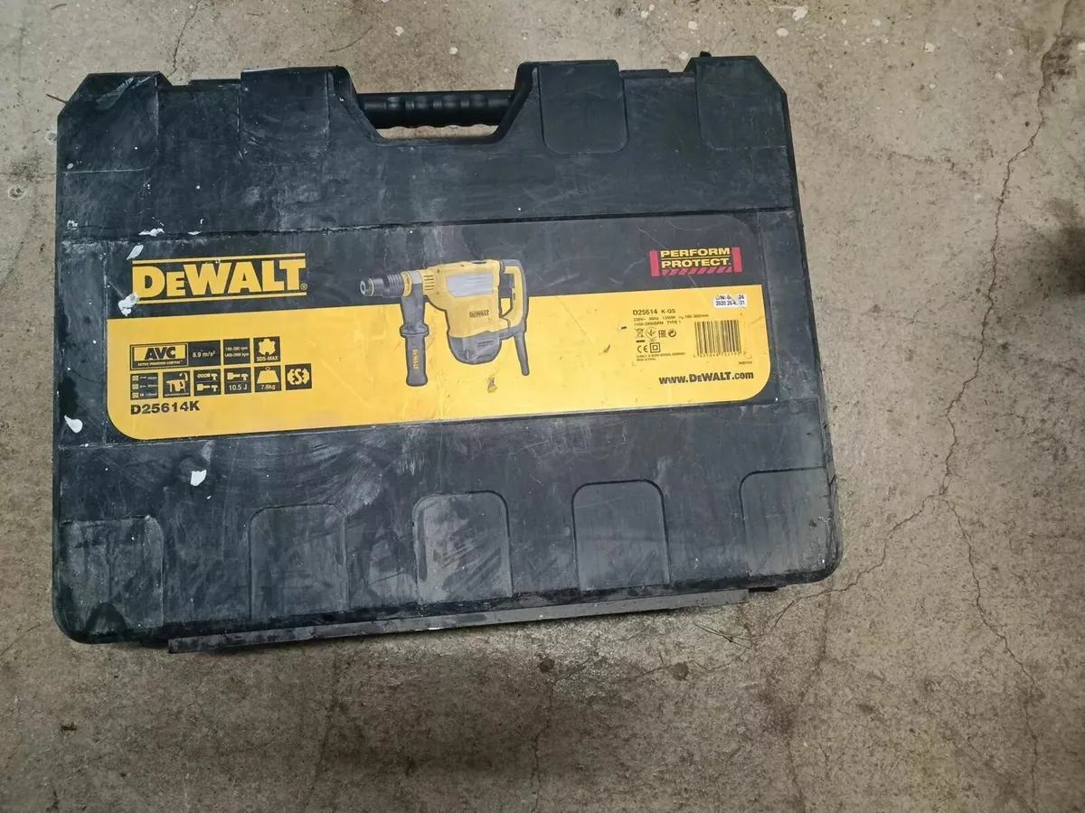 Milwaukee PHE 40 SQ Bore Hammer - Image 3