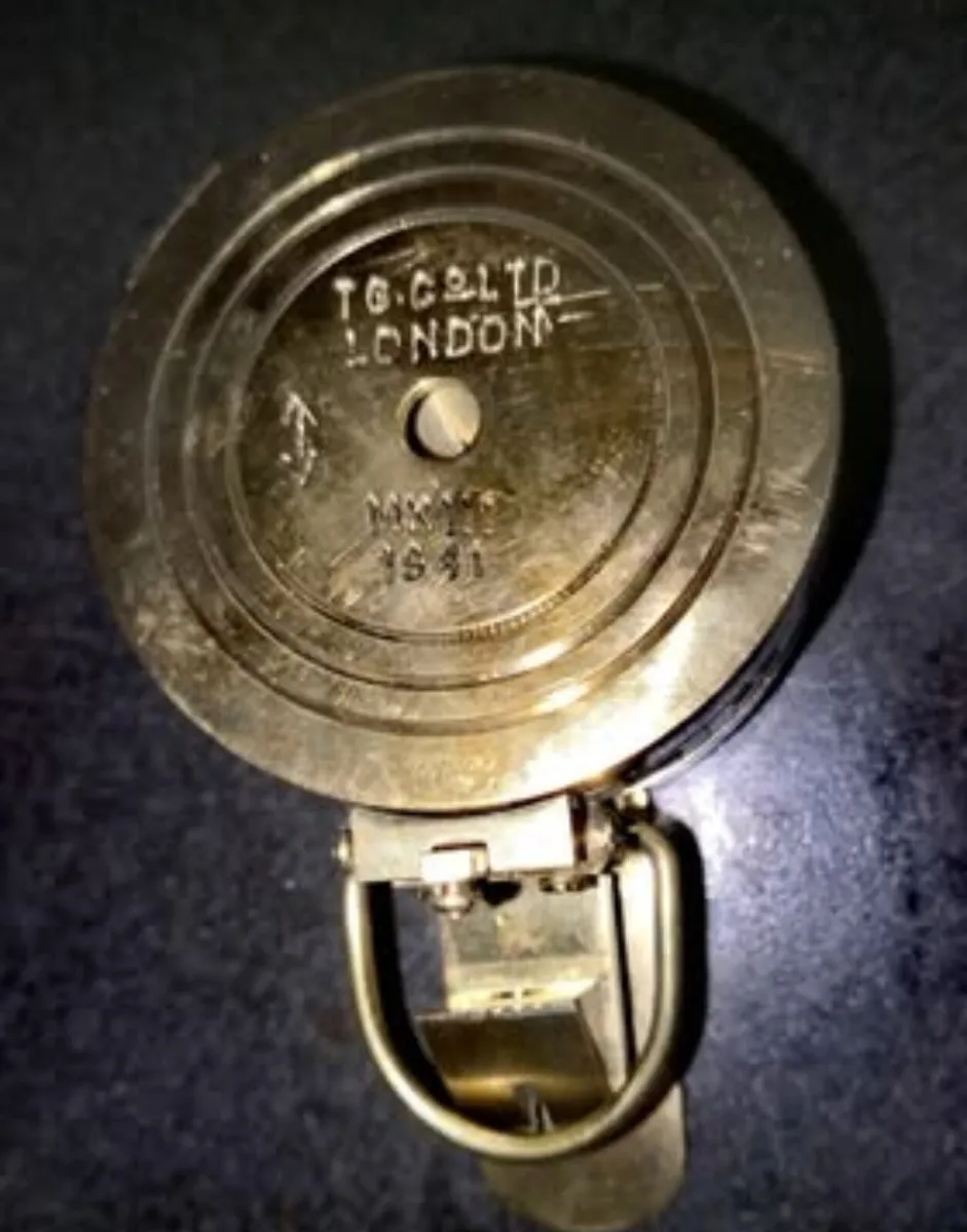 WWll brass compass MK111 - Image 3