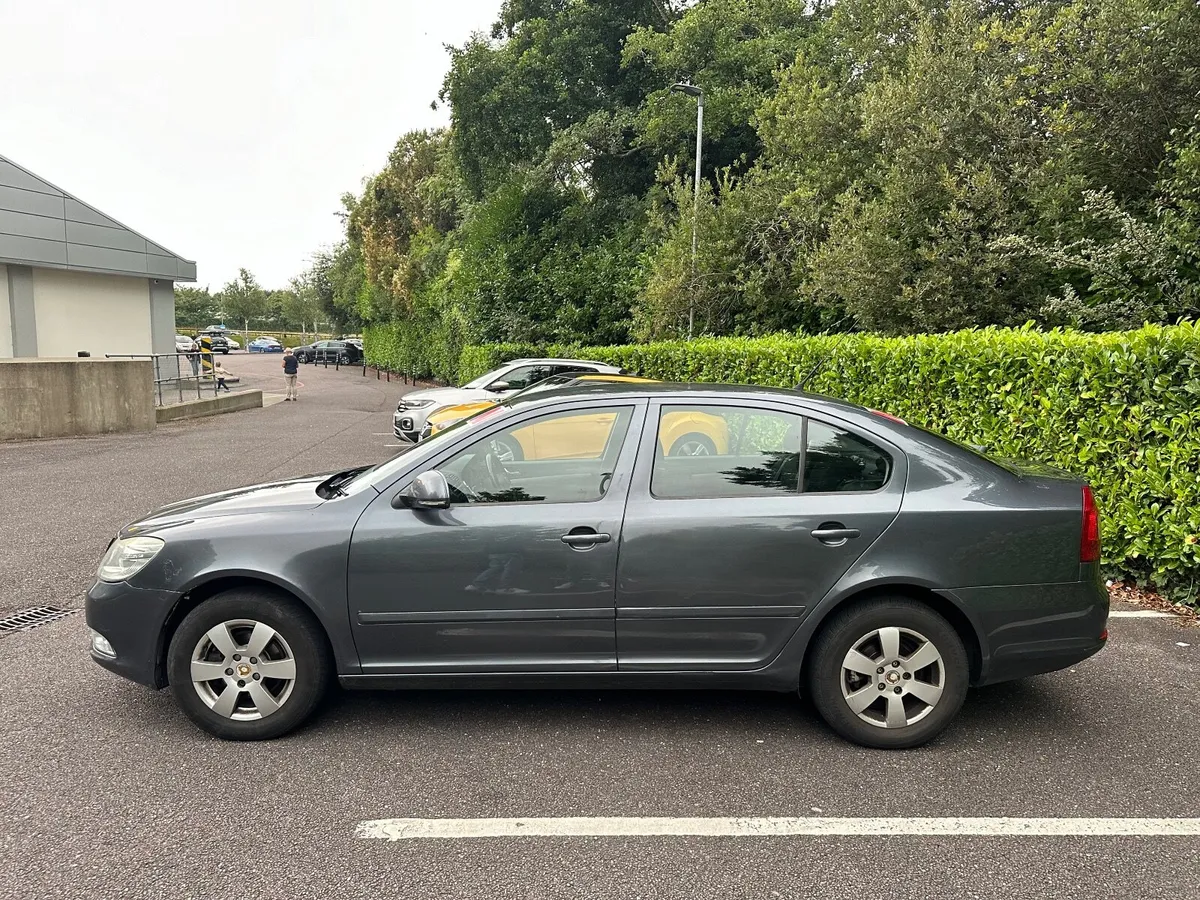 Skoda Octavia 2009 - Image 2