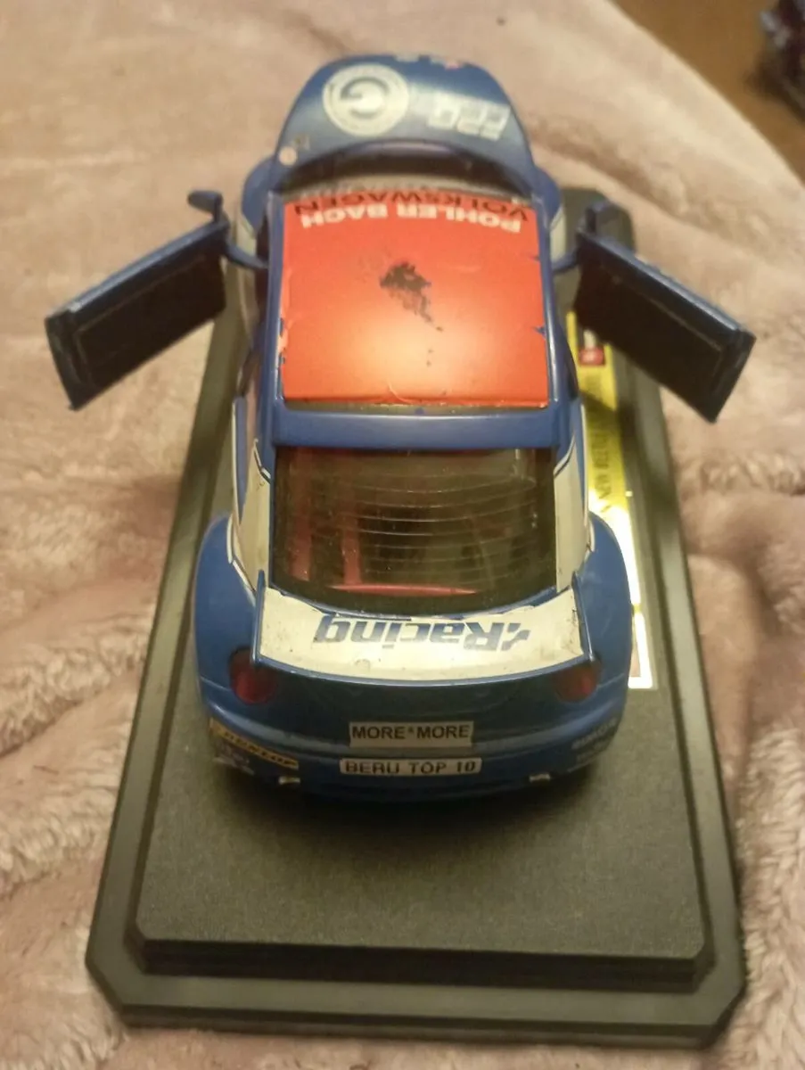 BbURAGO VOLSWAGEN NEW BEETLE CUP 2000 CAR. - Image 3
