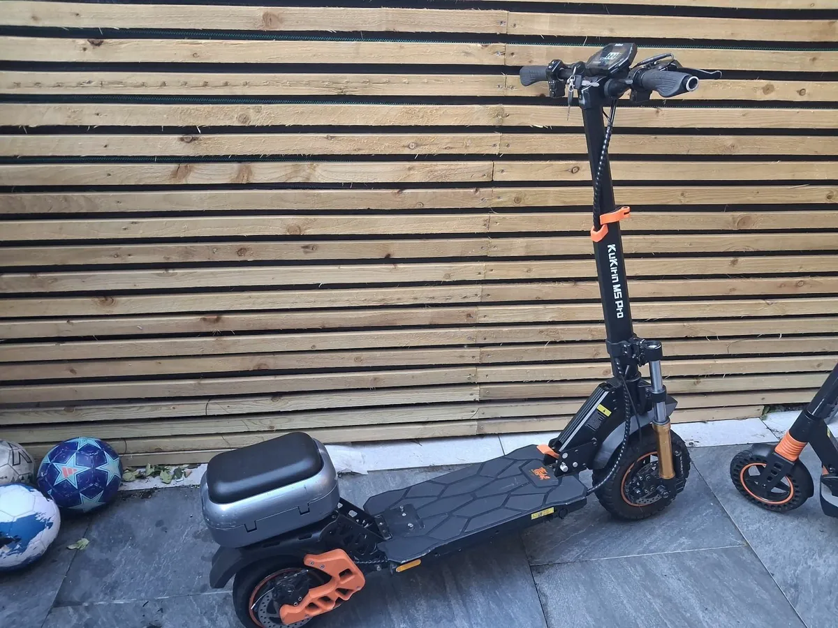Class Kuugo M5 Pro Scooter & S1 Pro Scooter - Image 4