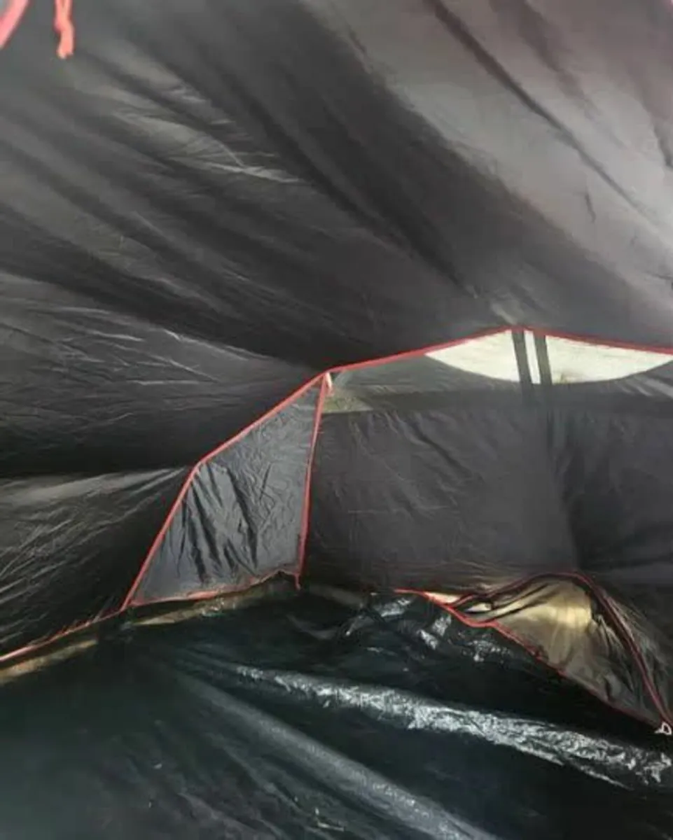 Quechua Air Seconds 4.1 F&B inflatable tent. - Image 4