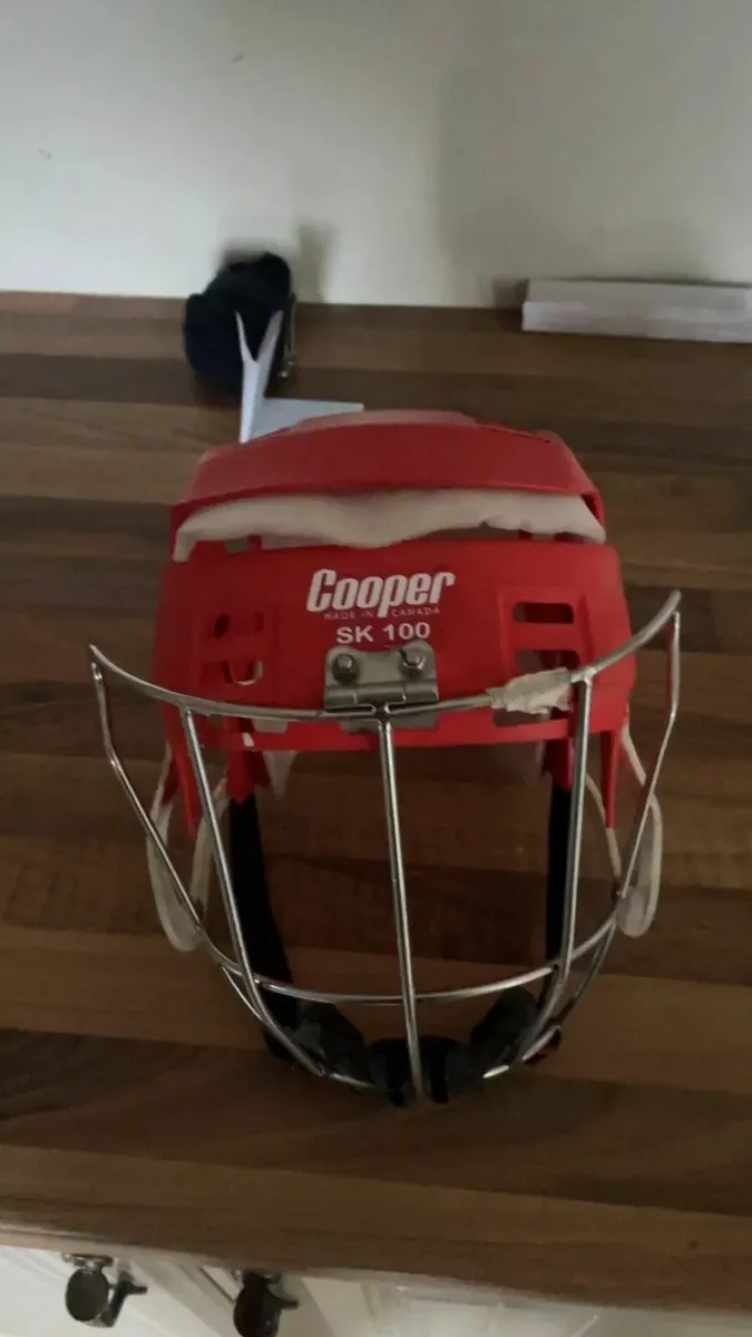 hurling helmet - Image 1