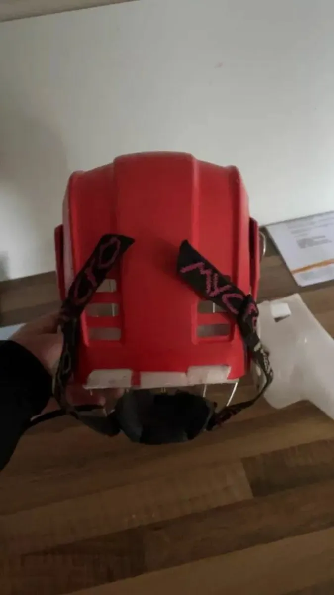 hurling helmet - Image 3