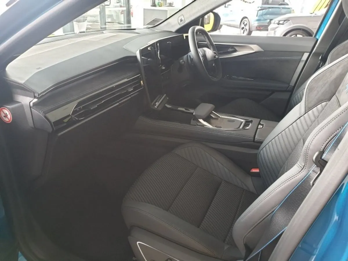 Renault Austral Techno H/brid Esprit Alpine - Image 3